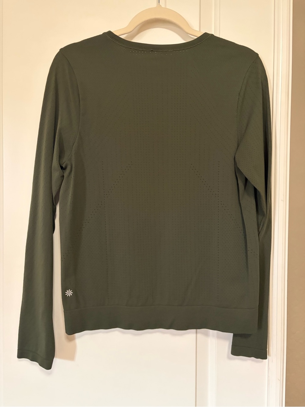 🤎🏃🏽♀️Athleta Olive Crewneck Lightweight Athletic wear L/S Top🧘🏽♀️🤎 - Picture 6 of 10